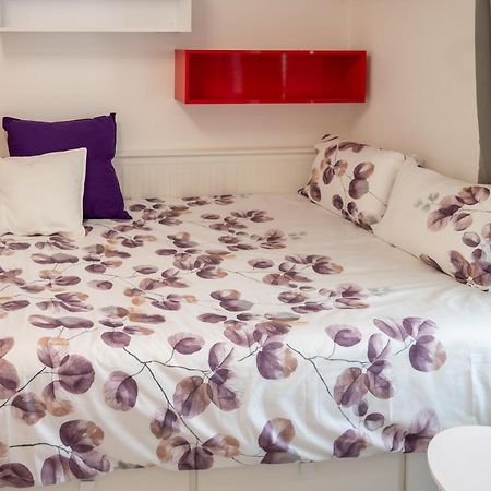 Colorful Studio With Balcony - Free Parking Apartment Sofia Bagian luar foto