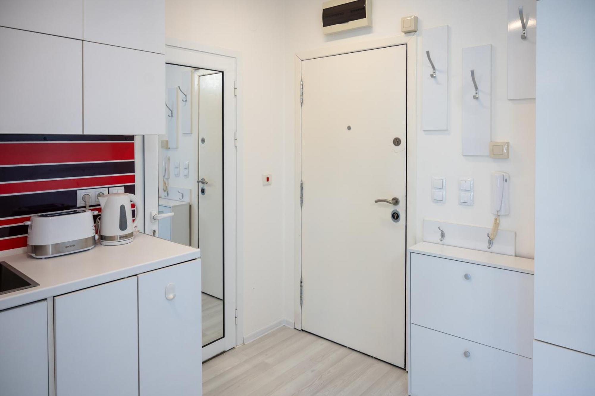Colorful Studio With Balcony - Free Parking Apartment Sofia Bagian luar foto