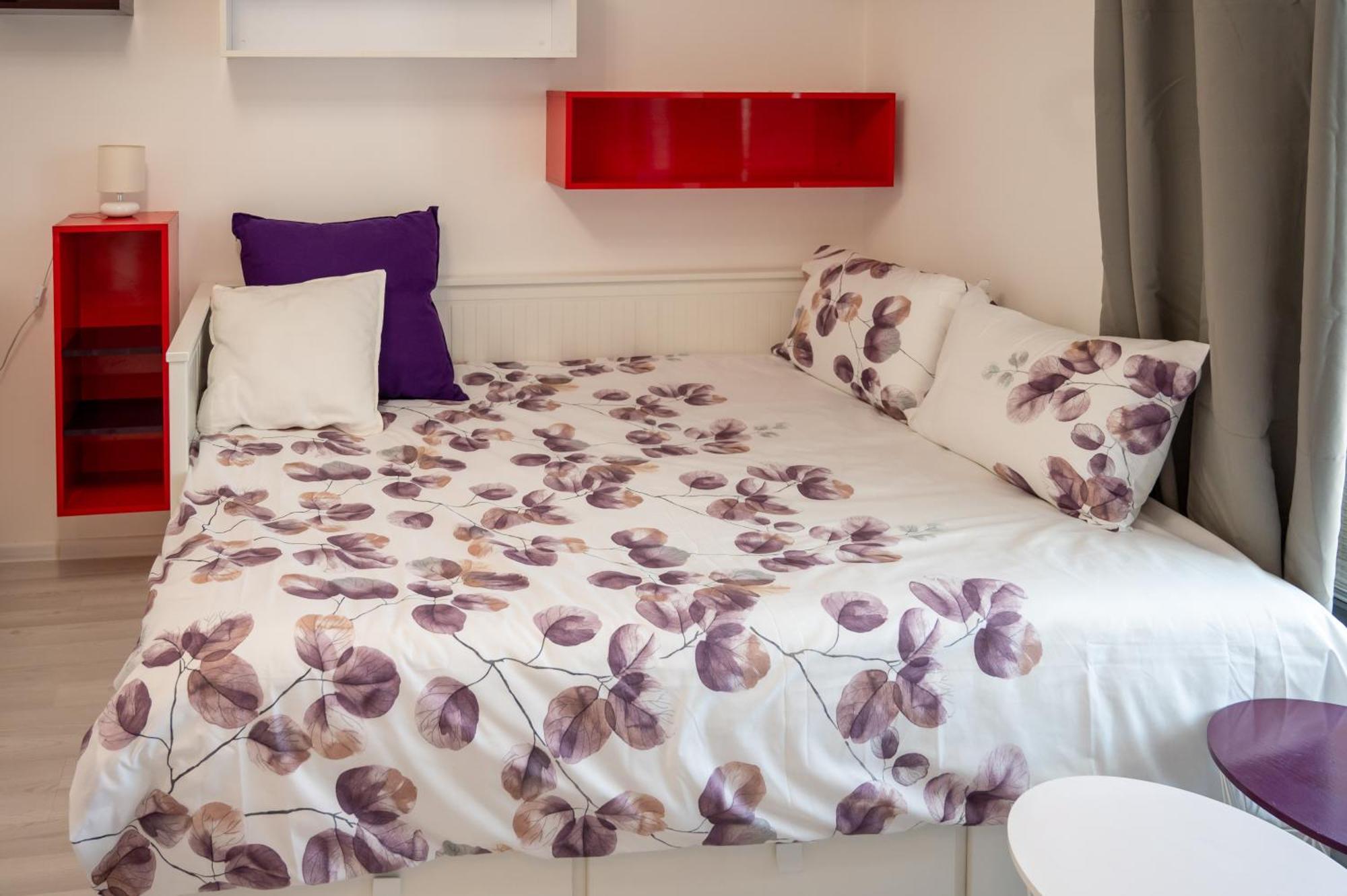 Colorful Studio With Balcony - Free Parking Apartment Sofia Bagian luar foto